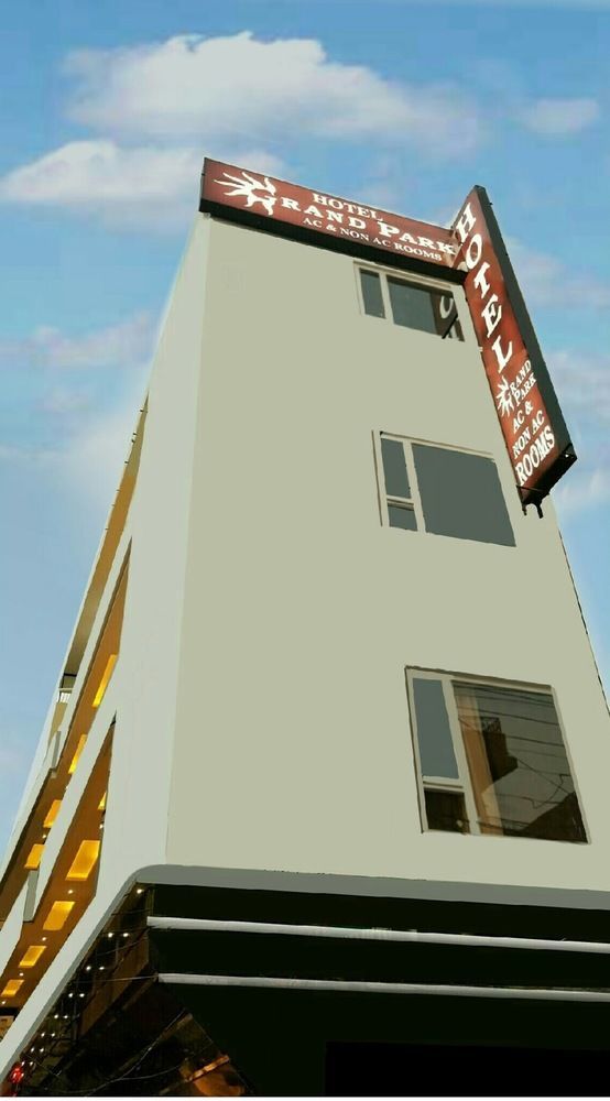 Oyo 7447 Grand Park Hotel Amritsar Exterior foto