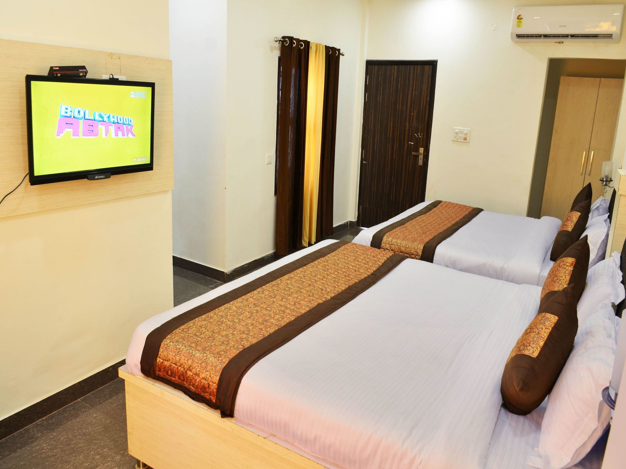 Oyo 7447 Grand Park Hotel Amritsar Exterior foto
