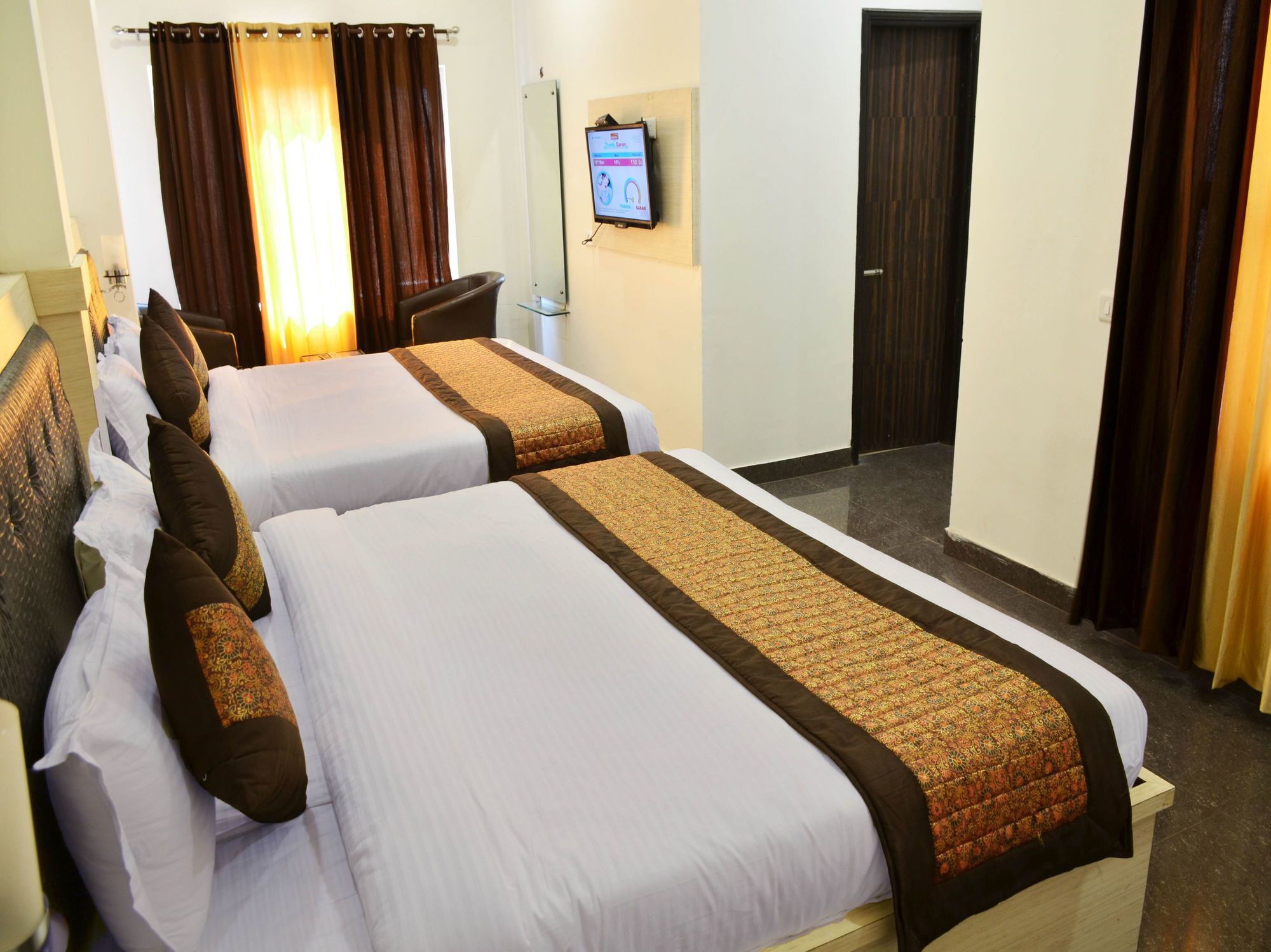 Oyo 7447 Grand Park Hotel Amritsar Exterior foto
